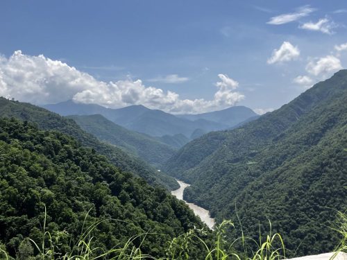 インド・ウッタラーカンド州の山間